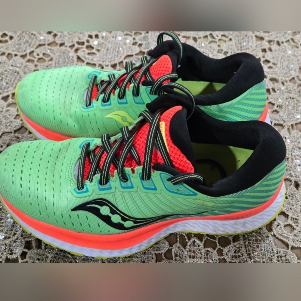 Women's Saucony Guide 13 Shoes SIZE 6.5